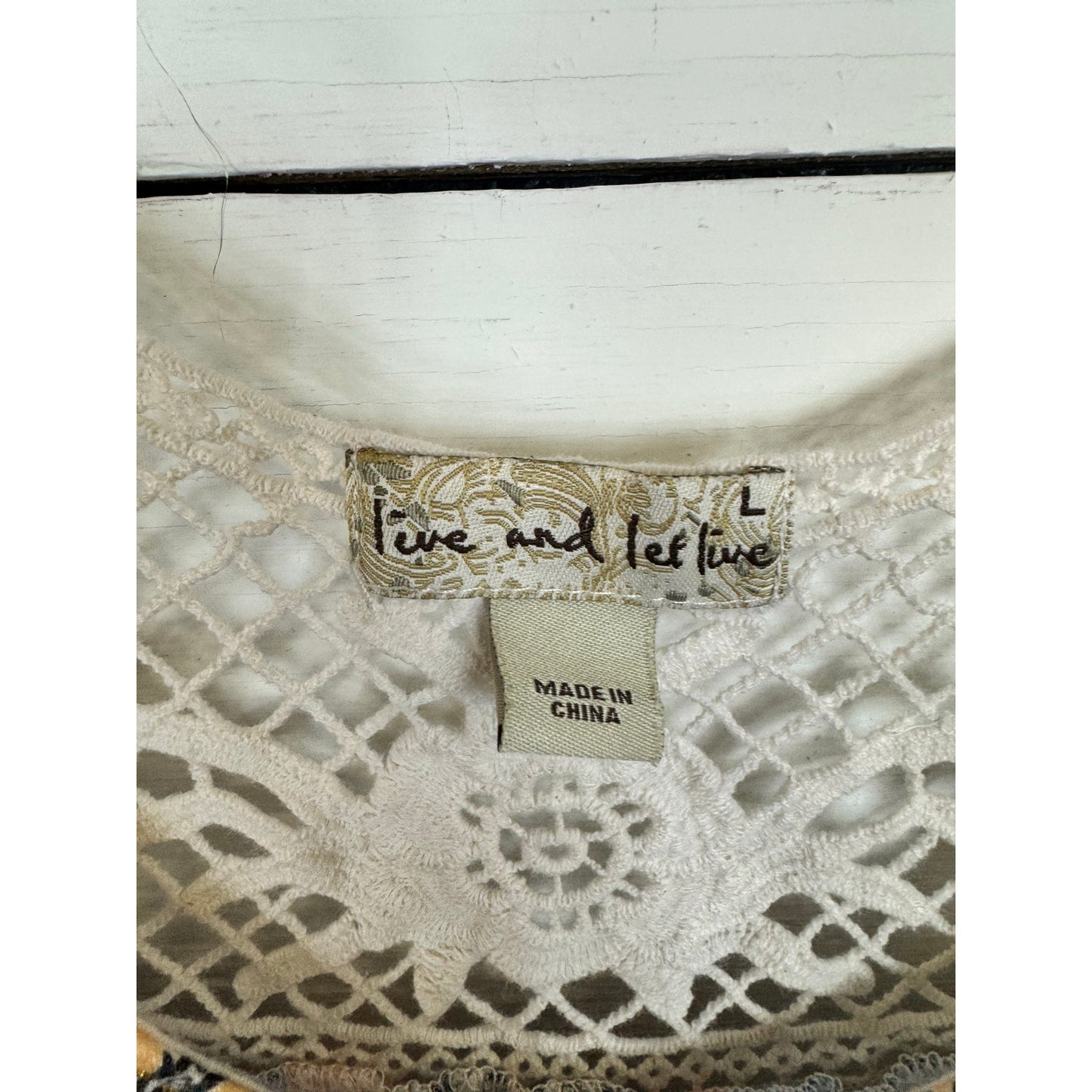 Live and Let Live Short Sleeve Blouse Women's Size Large