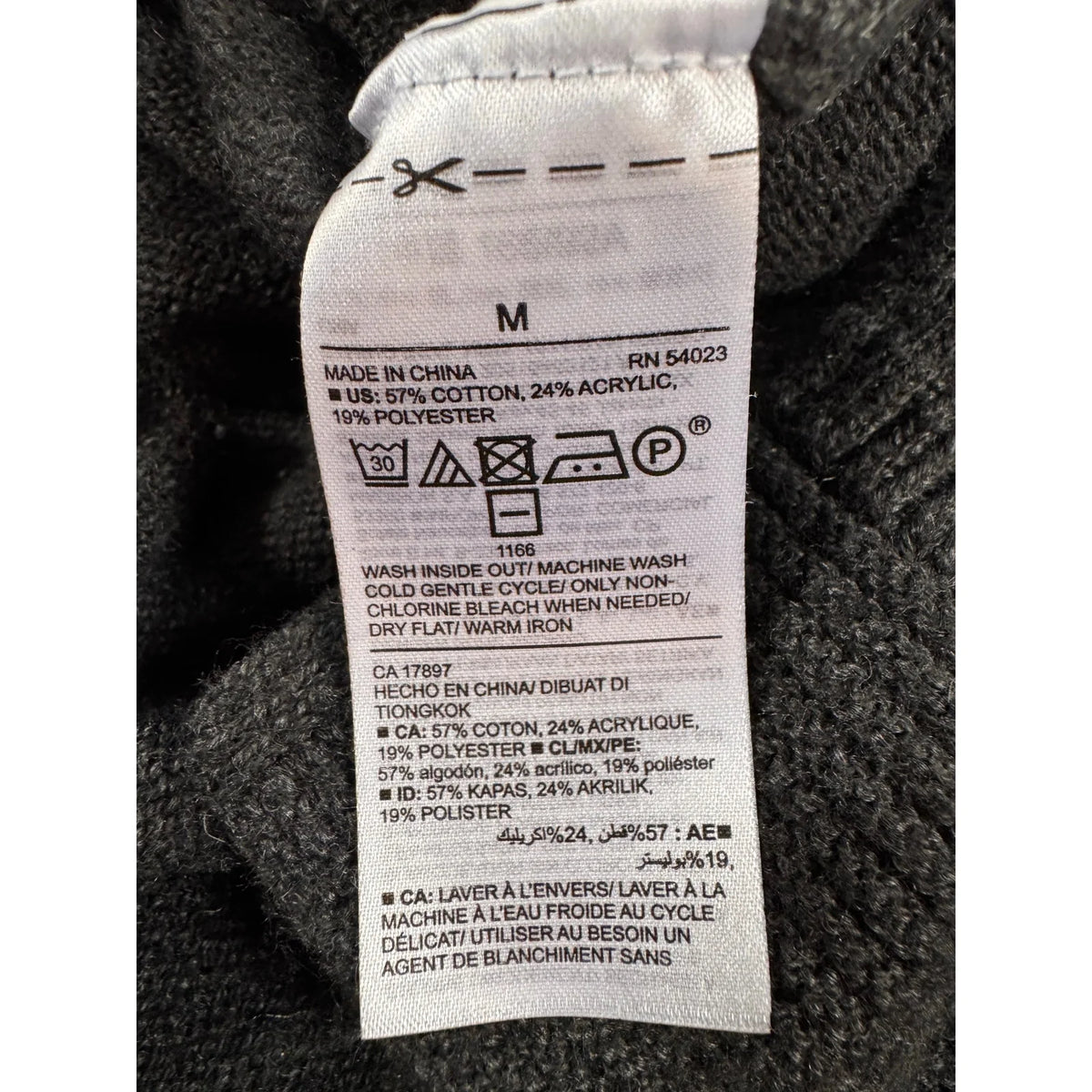 Old Navy Sweater Women's Size Medium - Image 4