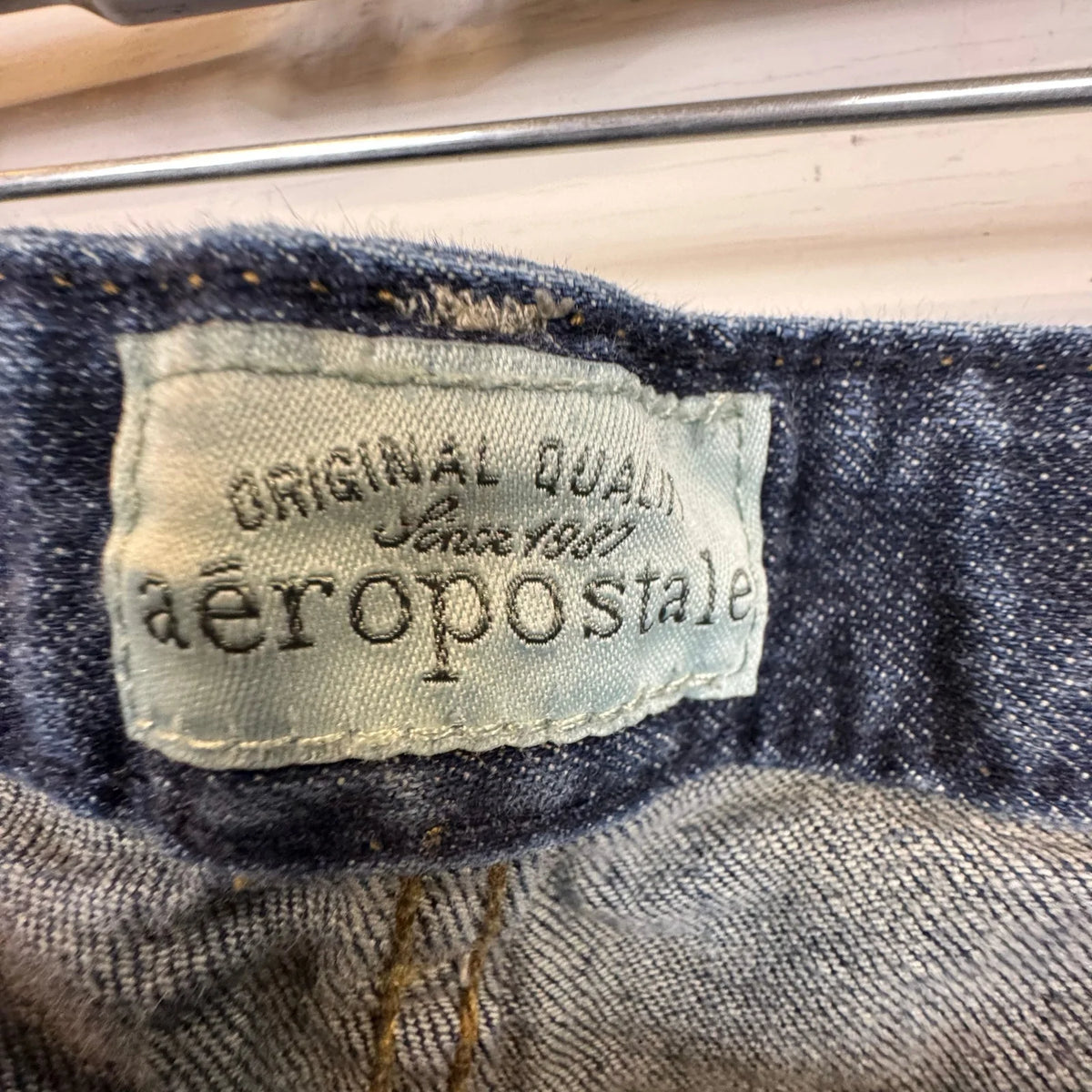 Aeropostale Denim Capris Women's Size 0 - Image 4