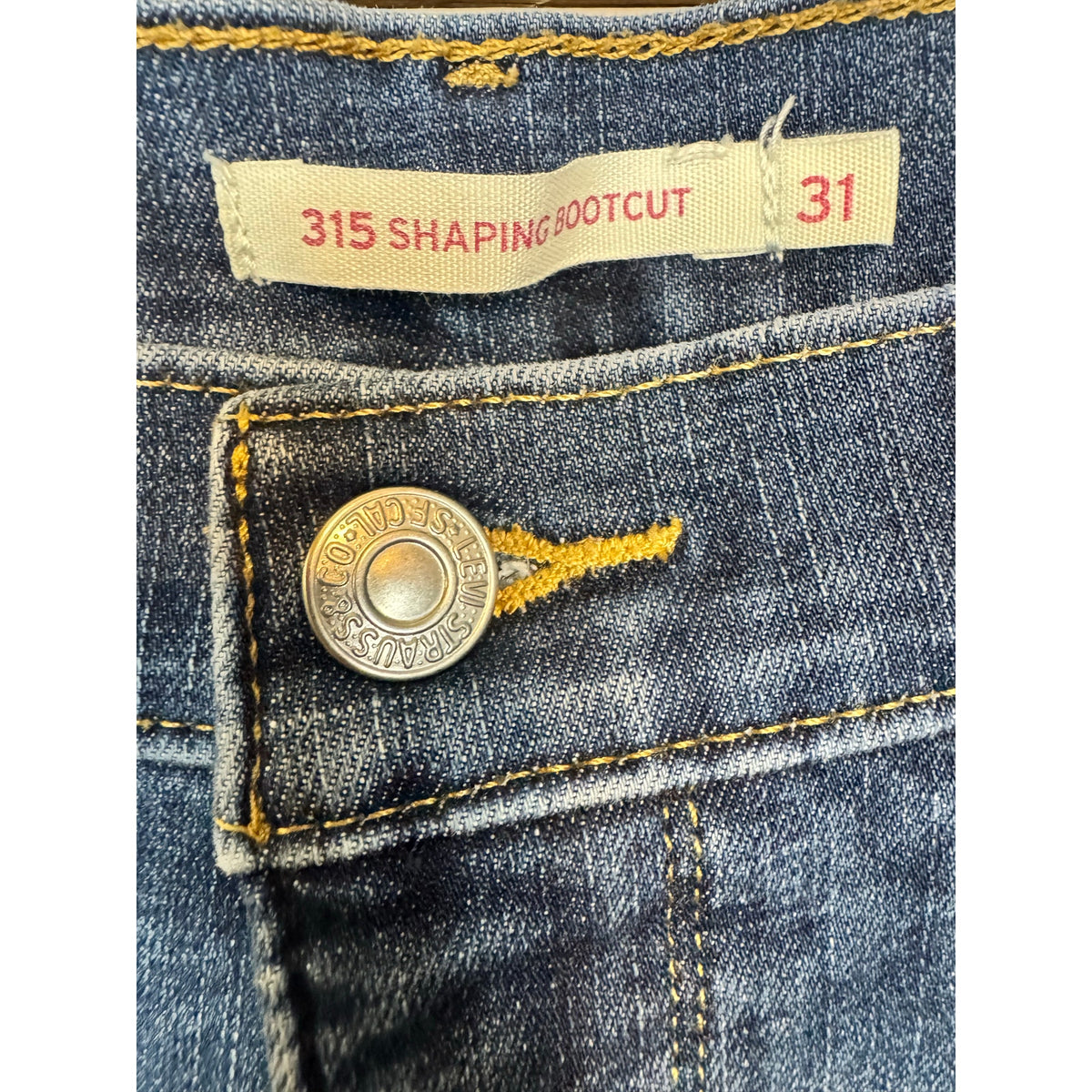 Levi Strauss Bootcut Jeans Women's Size 31x30 - Image 3