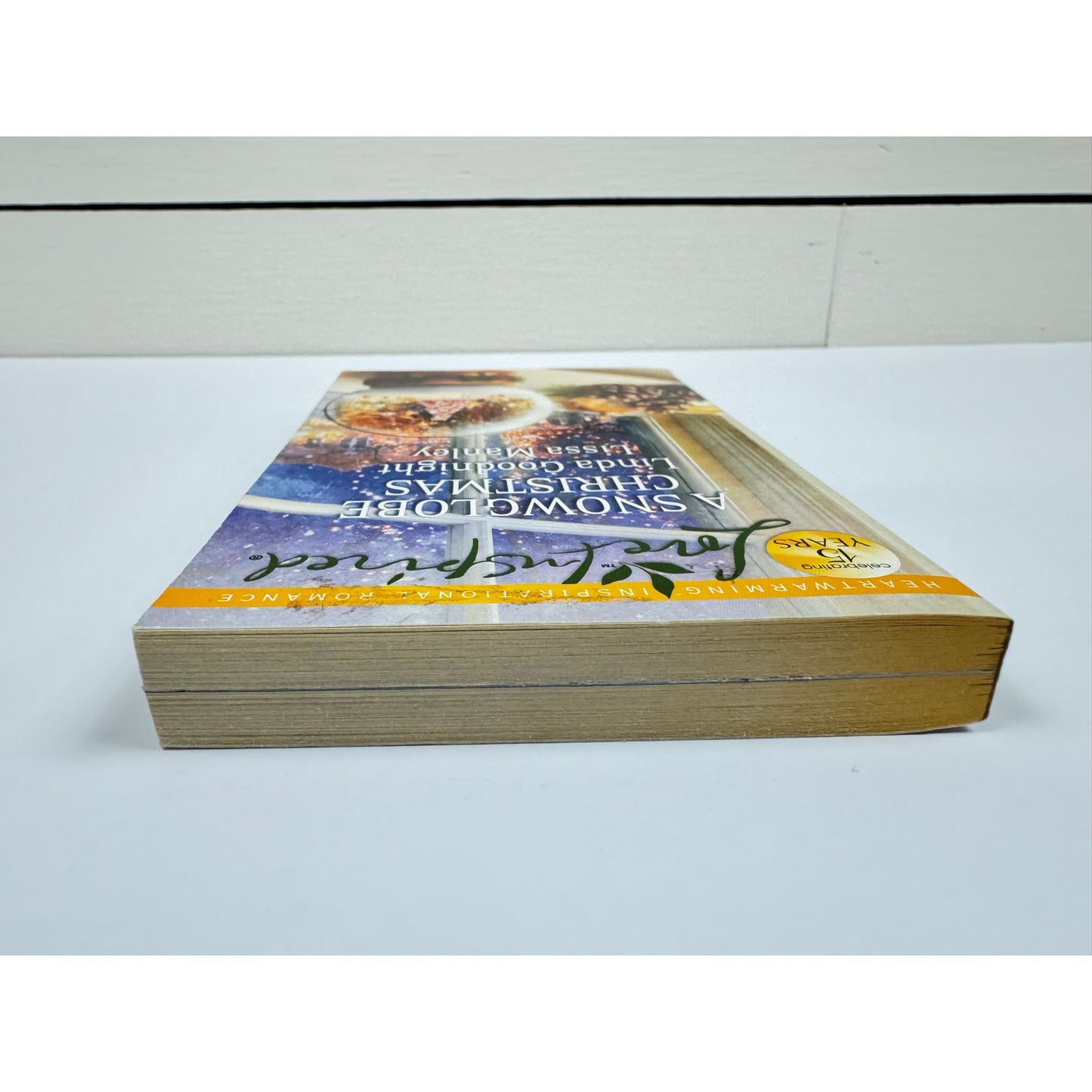 A Snowglobe Christmas by Linda Goodnight (Paperback)