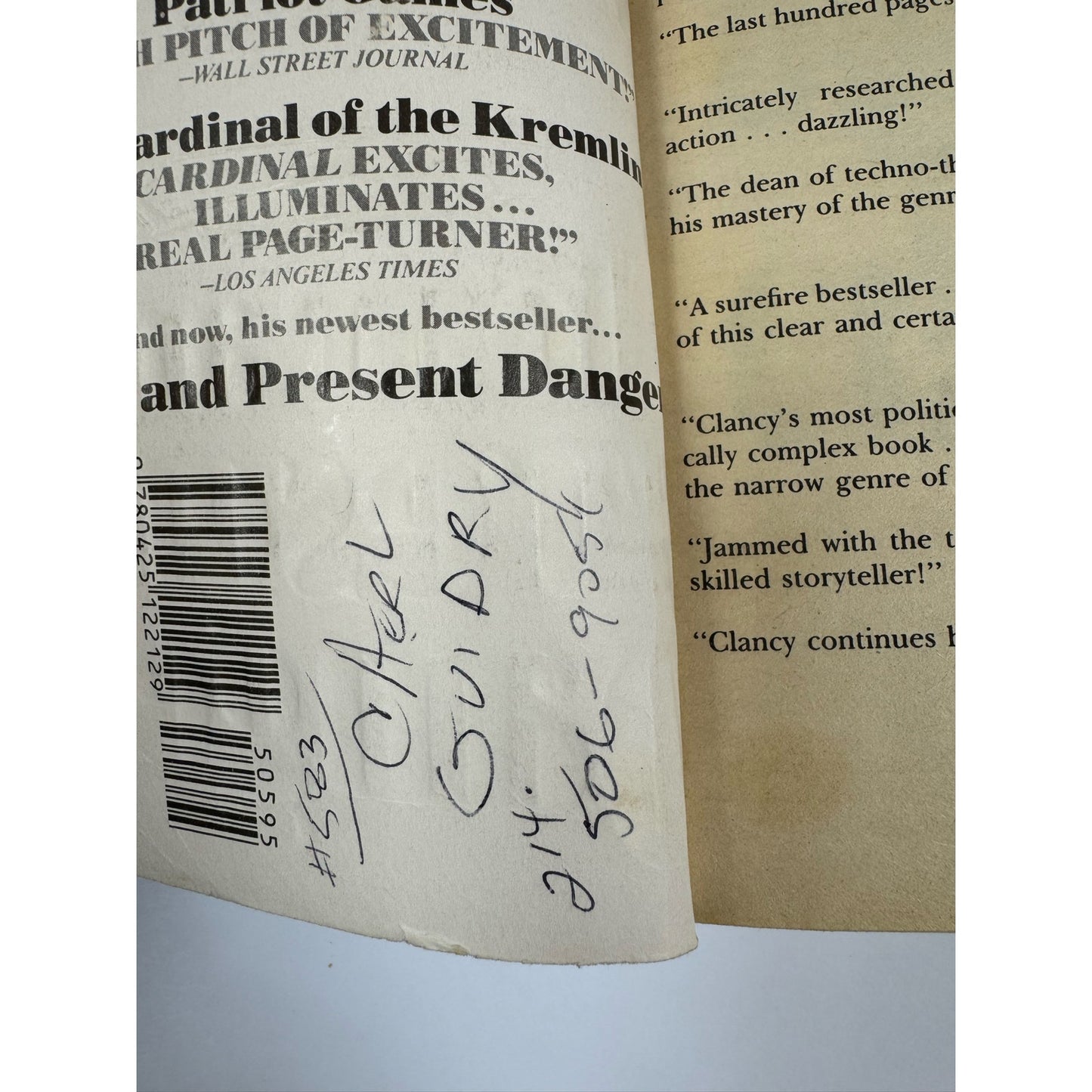 Clear and Present Danger by Tom Clancy (Paperback)