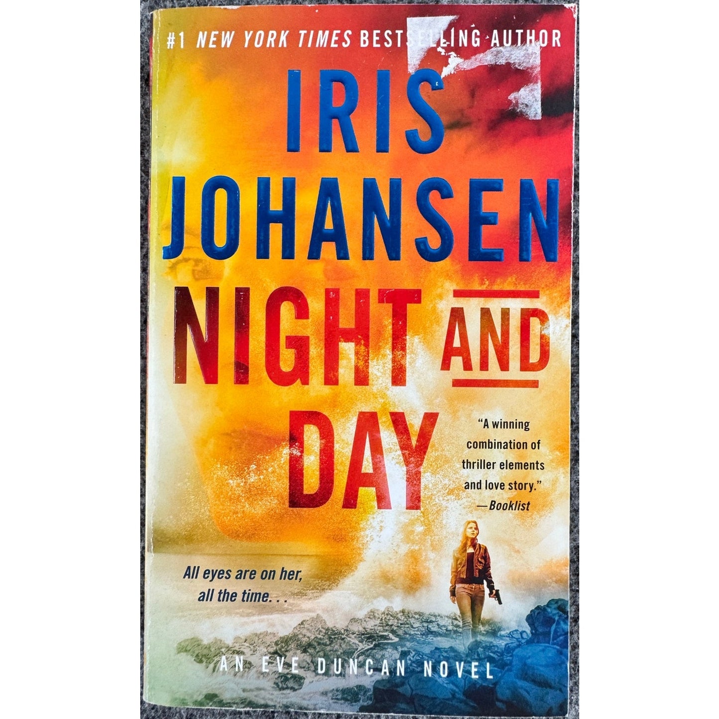 Night and Day by Iris Johansen (Paperback)
