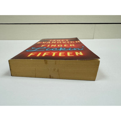 Finger Lickin' Fifteen by Janet Evanovich (Paperback)