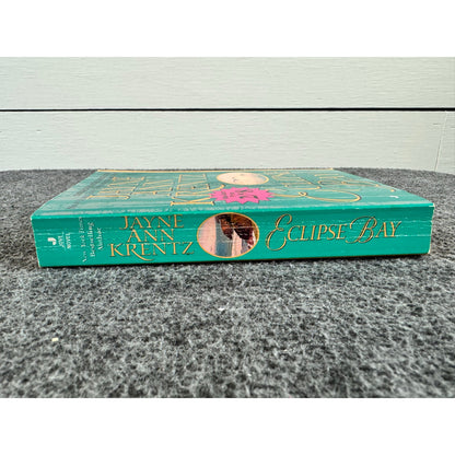 Eclipse Bay by Jayne Ann Krentz (Paperback)