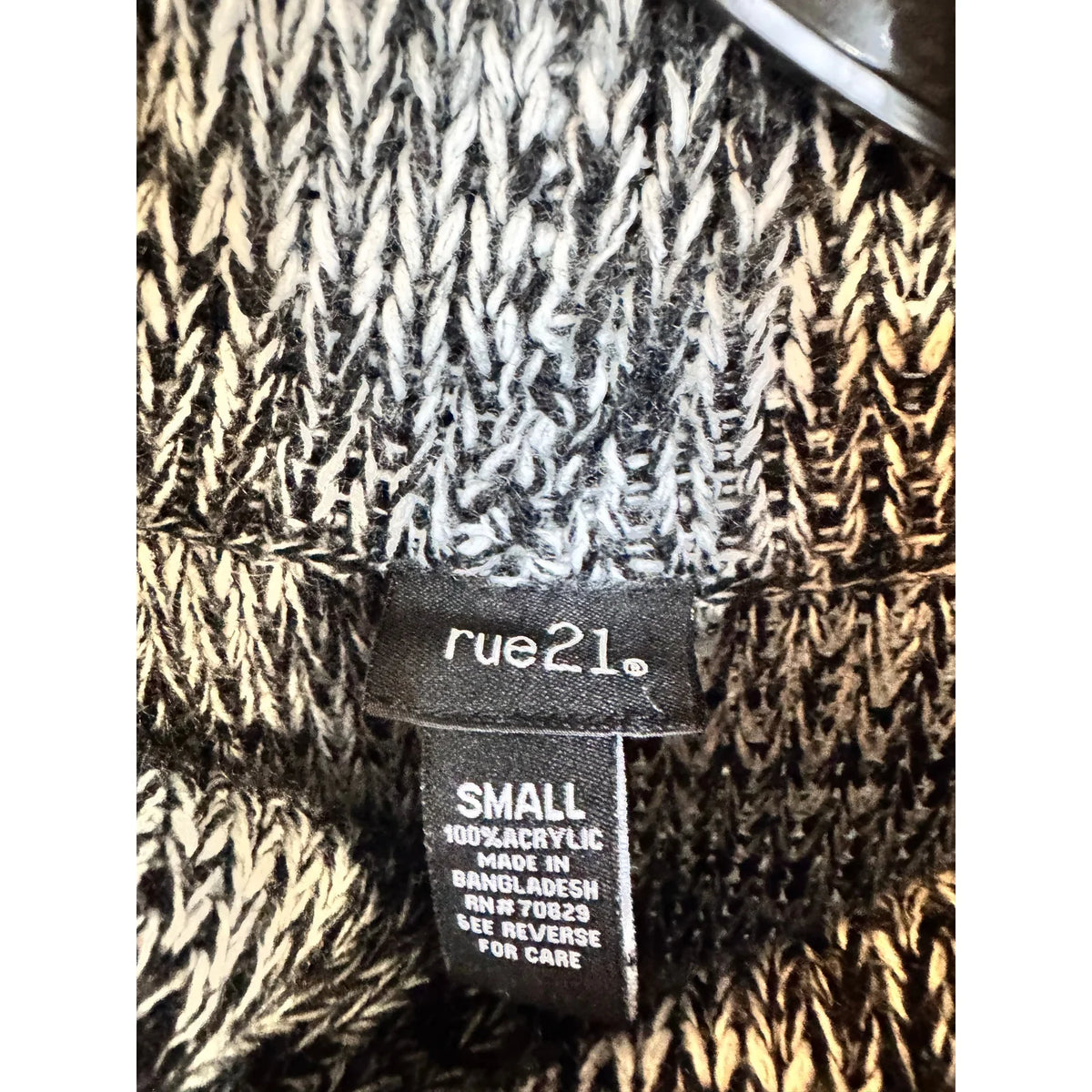 Rue 21 Long Sleeve Sweater Women's Size Medium - Image 3