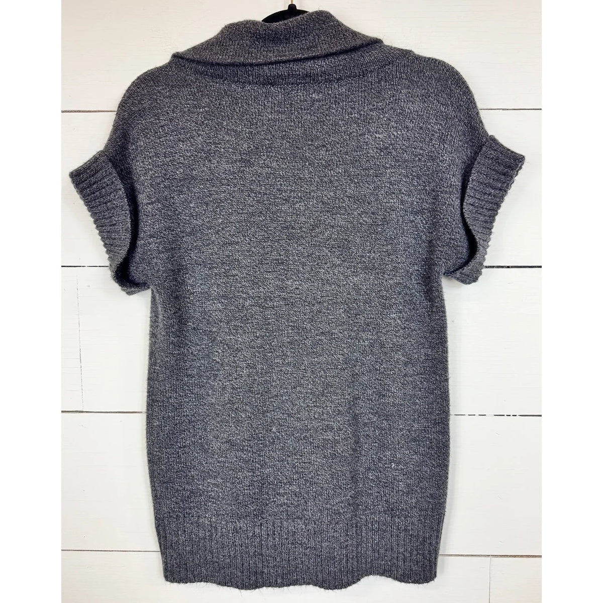 Dressbarn Short Sleeve Sweater Women's Size Medium - Image 2
