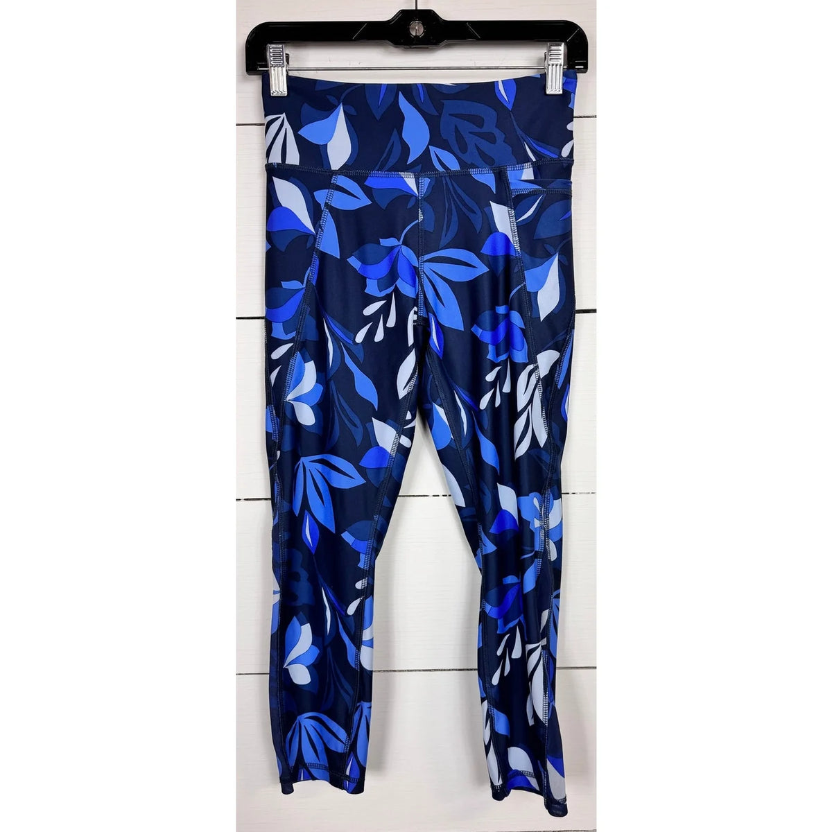 Dip Athletic Capri Leggings Women's Size Small - Image 1