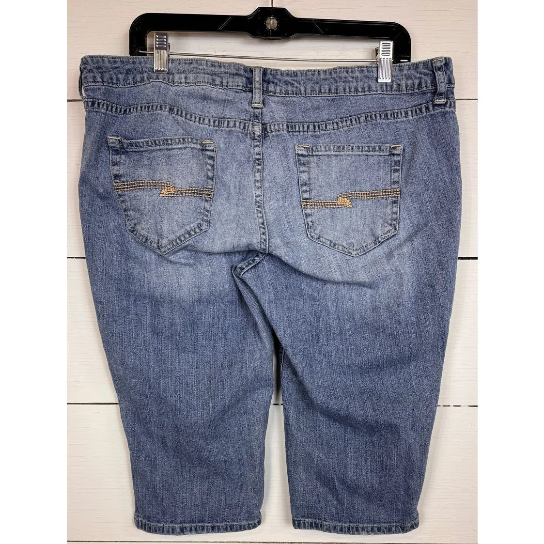 Arizona Denim Shorts Women's Size 18 - Image 2