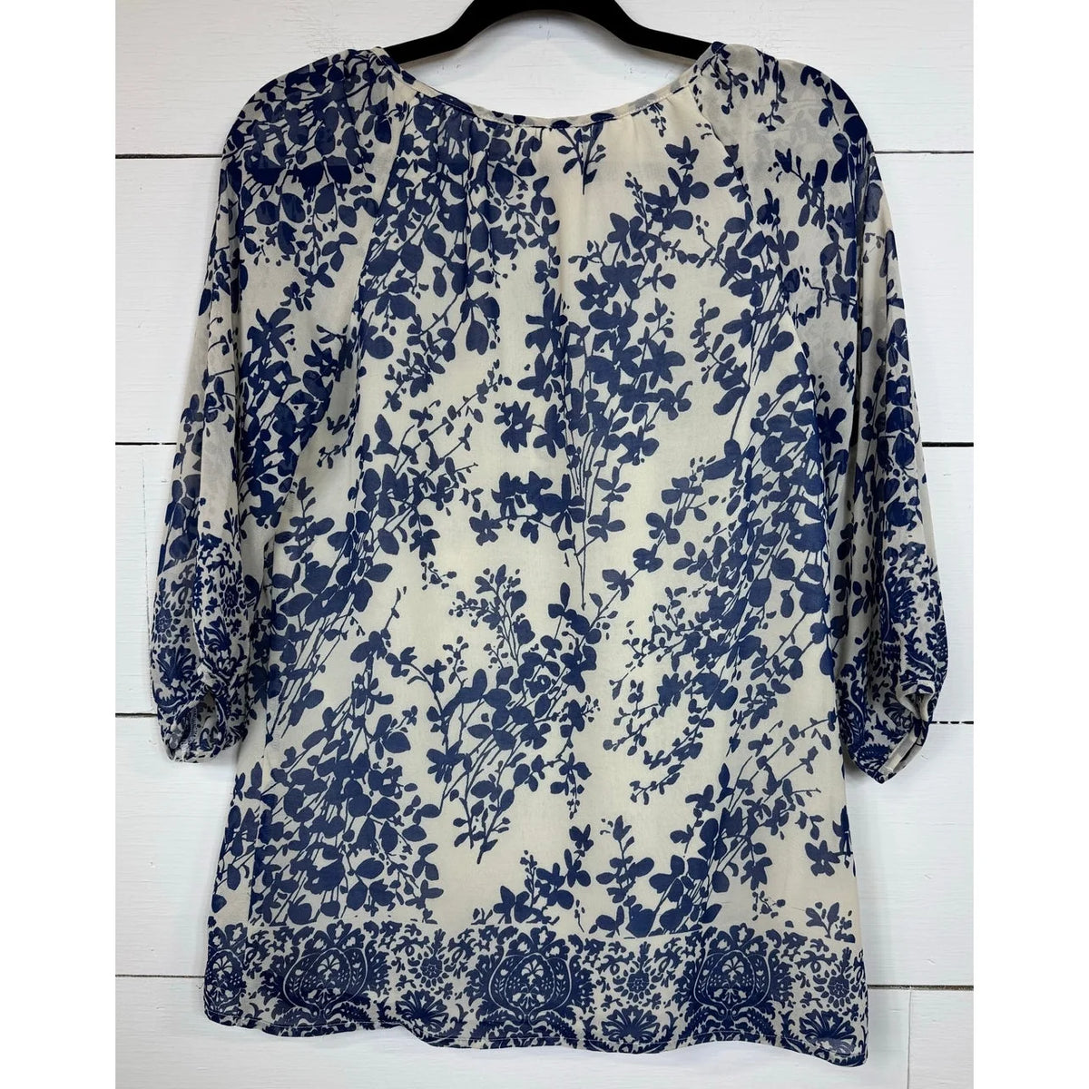 EmmeLee 3/4 Sleeve Floral Blouse Women's Size Medium - Image 2