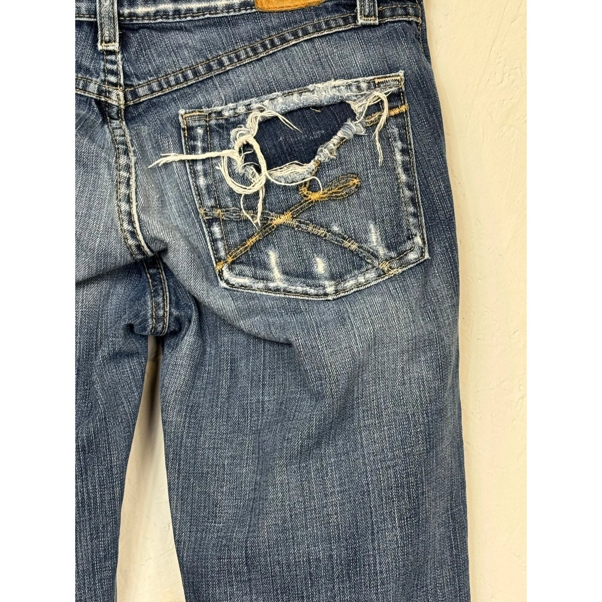 BKE Blue Straight Cut Capris Women's Size 29" - Image 3