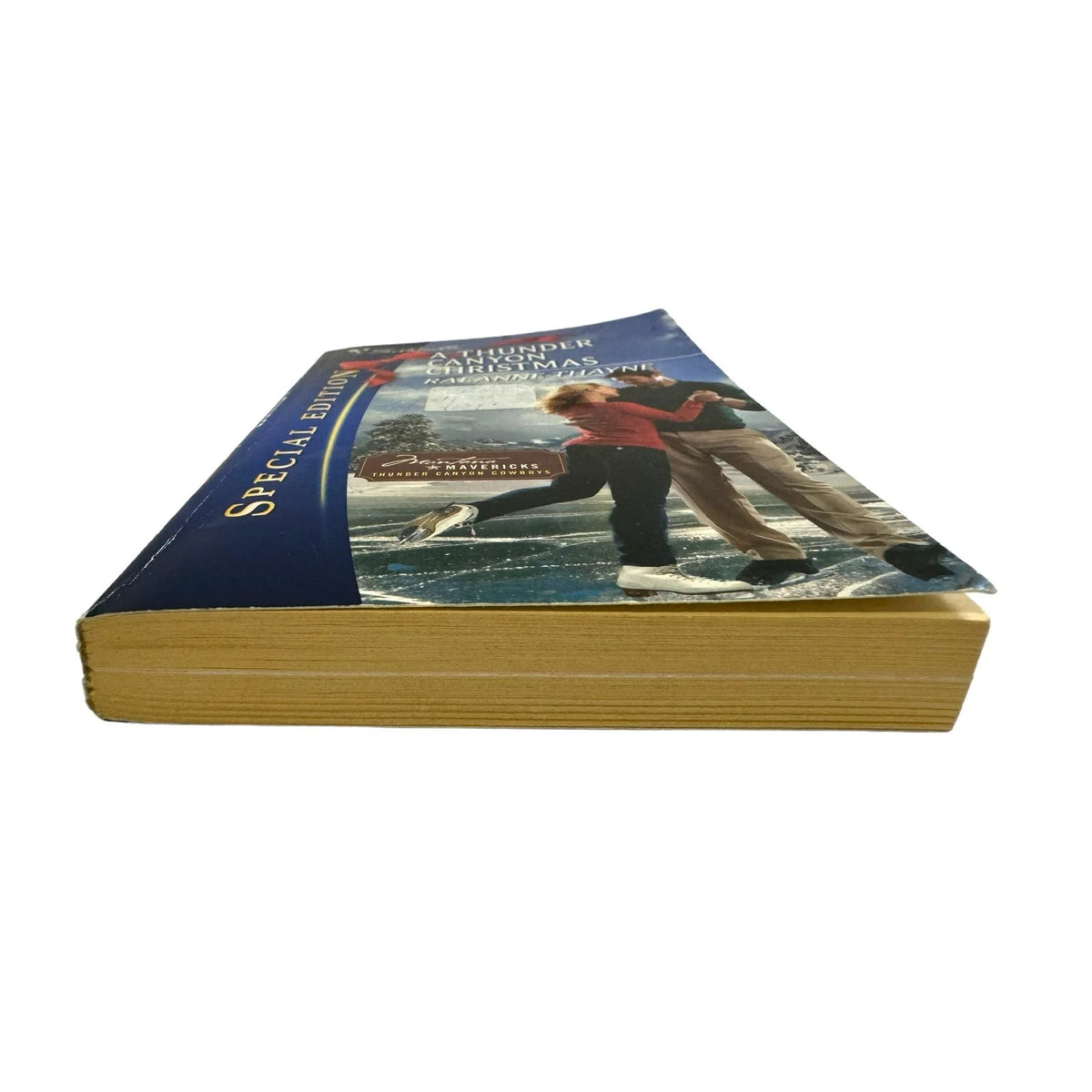 A Thunder Canyon Christmas by Raeanne Thayne (Paperback) - Image 4