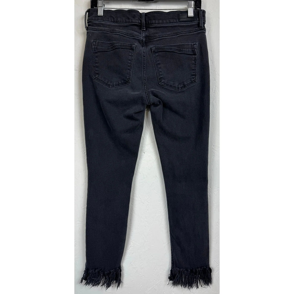 Express Black Skinny Mid-Rise Cropped Jeans Women's 8 - Image 2