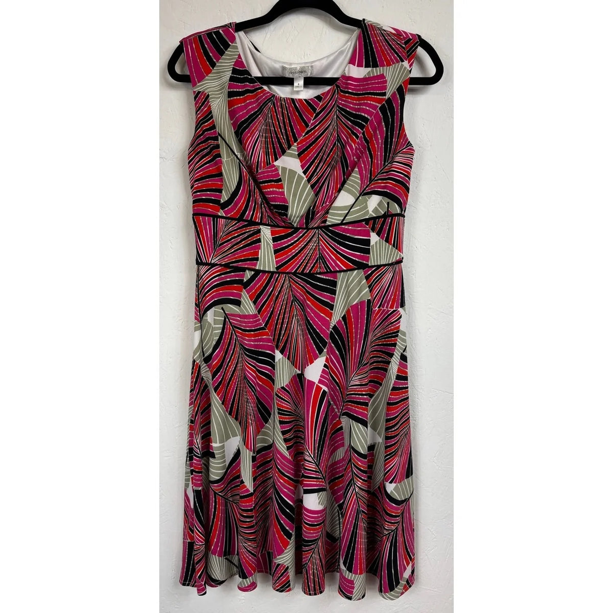 Dressbarn Red and Pink Sleeveless Knee-length Dress Women's Size 8 - Image 1