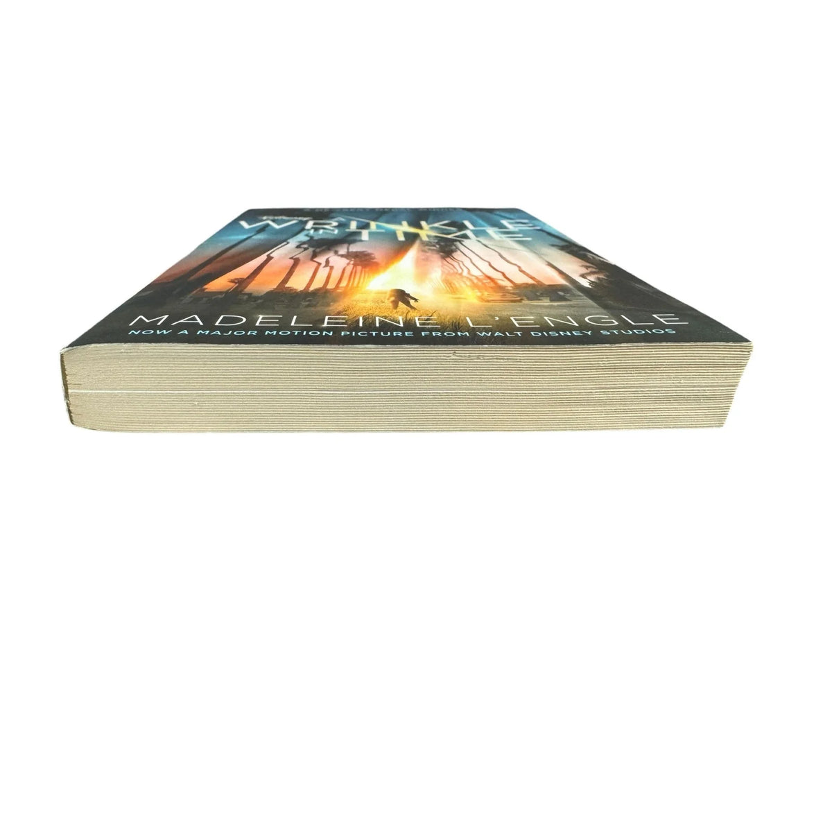 A Wrinkle in Time by Madeleine L'Engle (Paperback) - Image 4