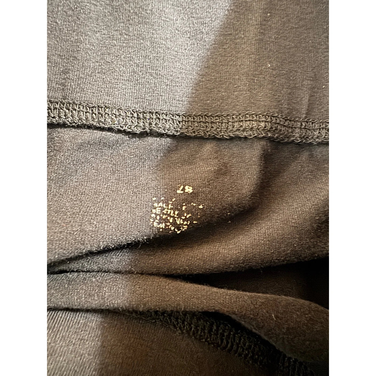 V Black Athletic Capris Women's Size 28 - Image 4