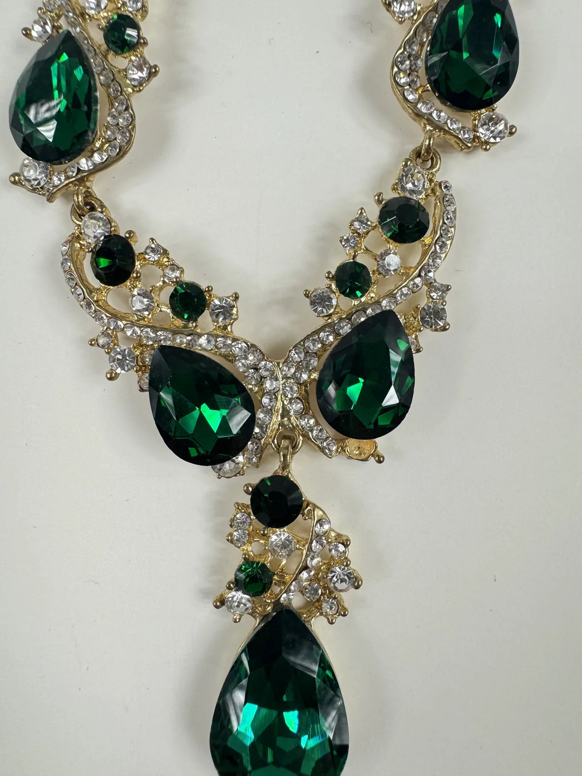 Fashion Jewelry Gold Toned Necklace Green & White Rhinestones Women's Necklace - Image 2