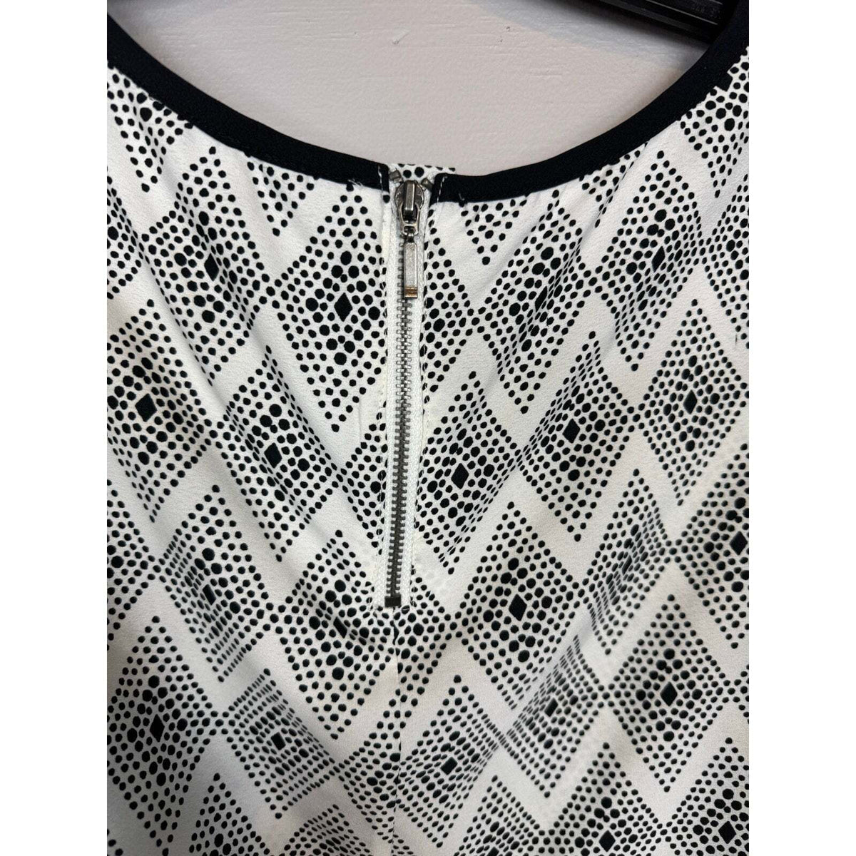 Banana Republic Sleeveless Top Women's Size Medium - M / White - Image 3