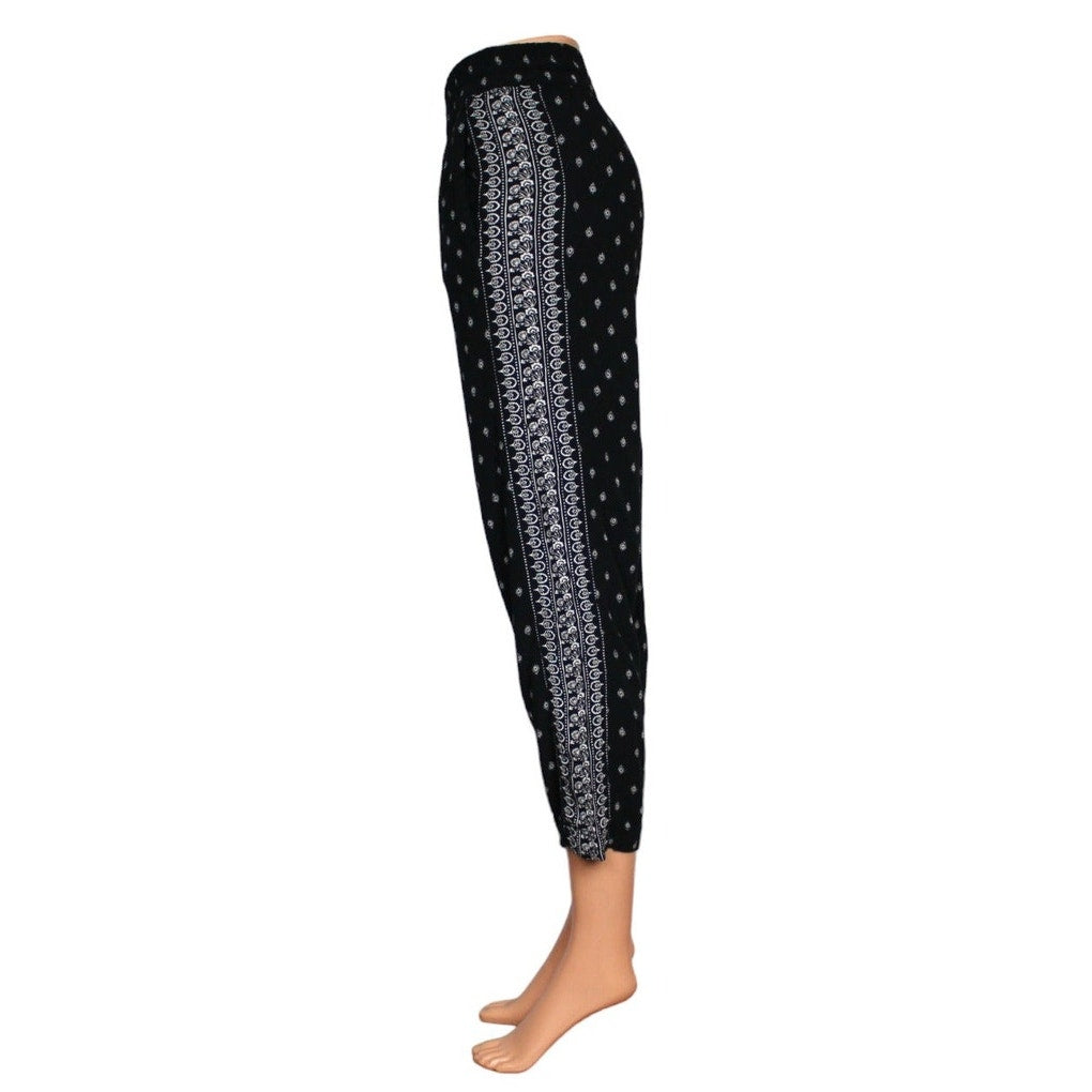 Old Navy Capri Women's Size Medium - Image 4