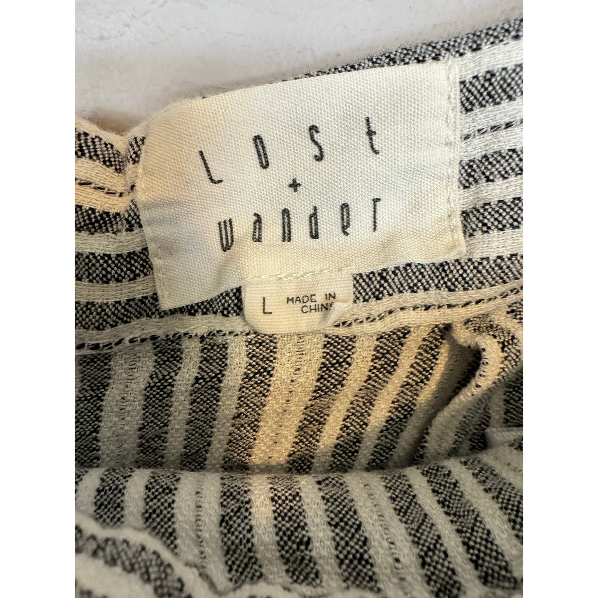 Lost & Wander Capri Pants Women's Size Large - Image 3