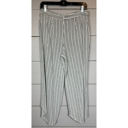 Lost & Wander Capri Pants Women's Size Large - Image 2