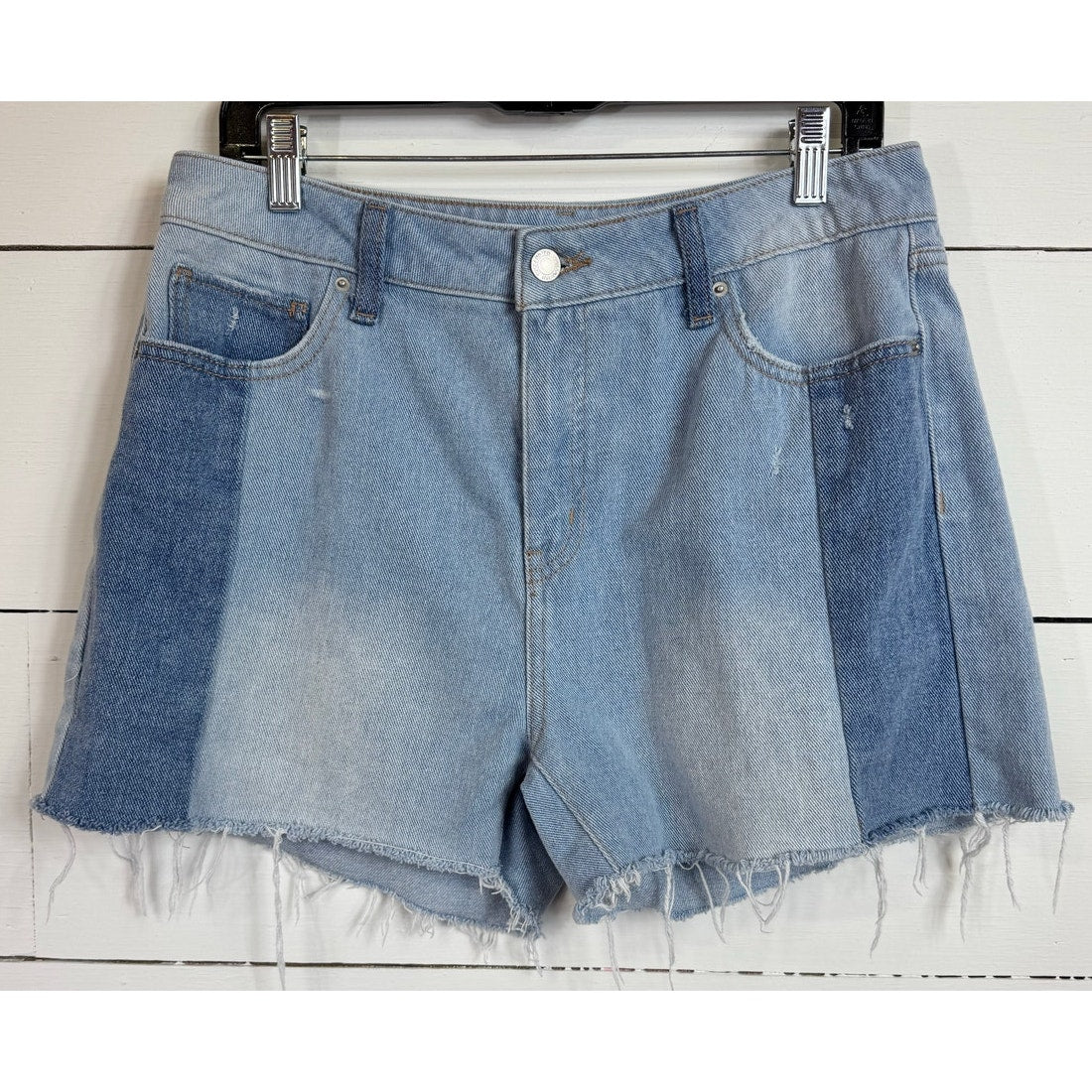 Time and Tru Denim Shorts Women's Size 10 - Image 1