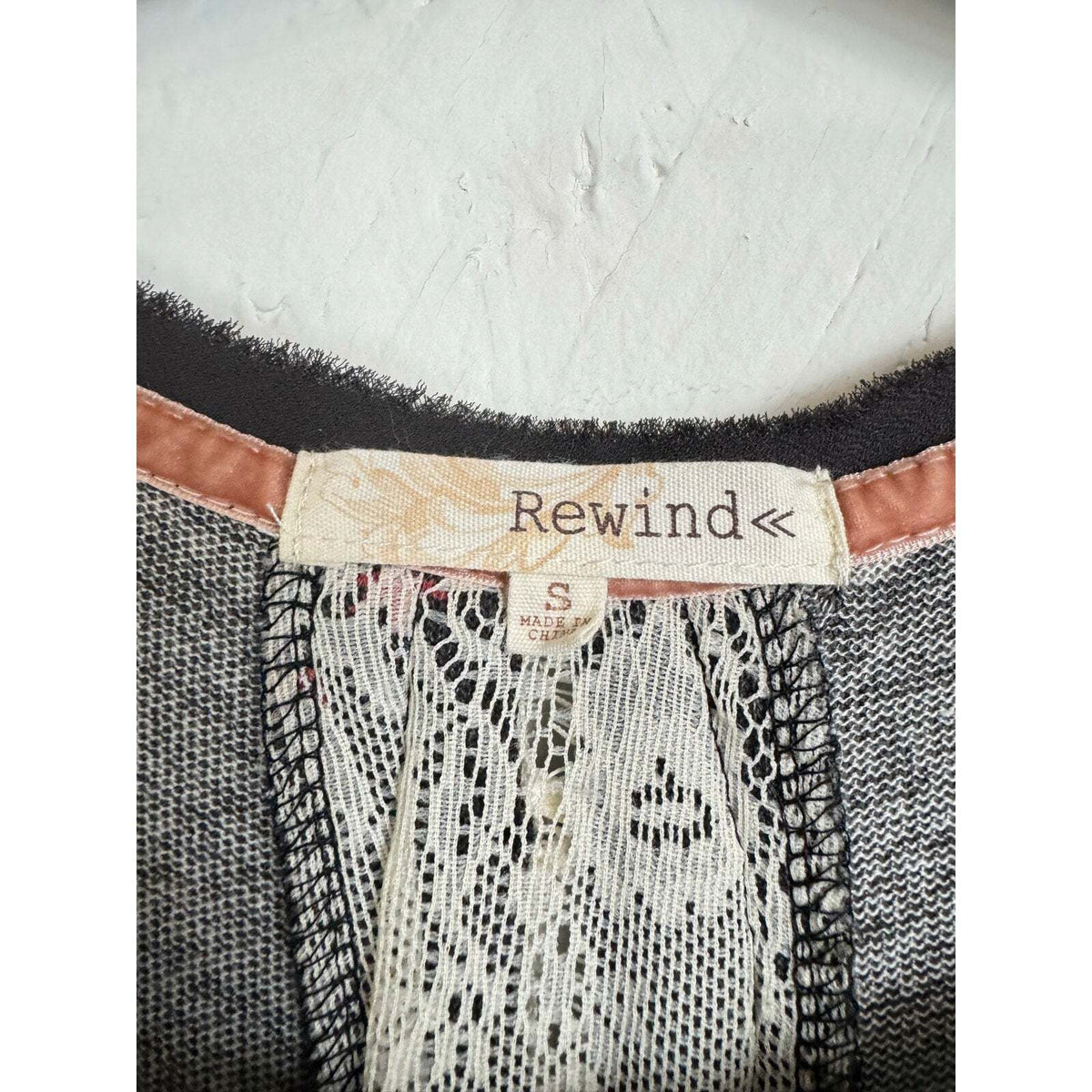Rewind Small Gray Long Sleeve Blouse Floral Lace - Image 3