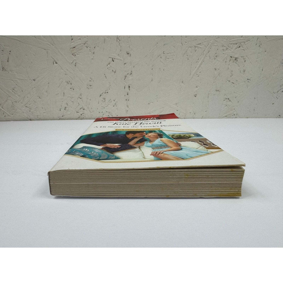 A Di Sione for the Greek's Pleasure by Kate Hewitt (Paperback) - Image 4
