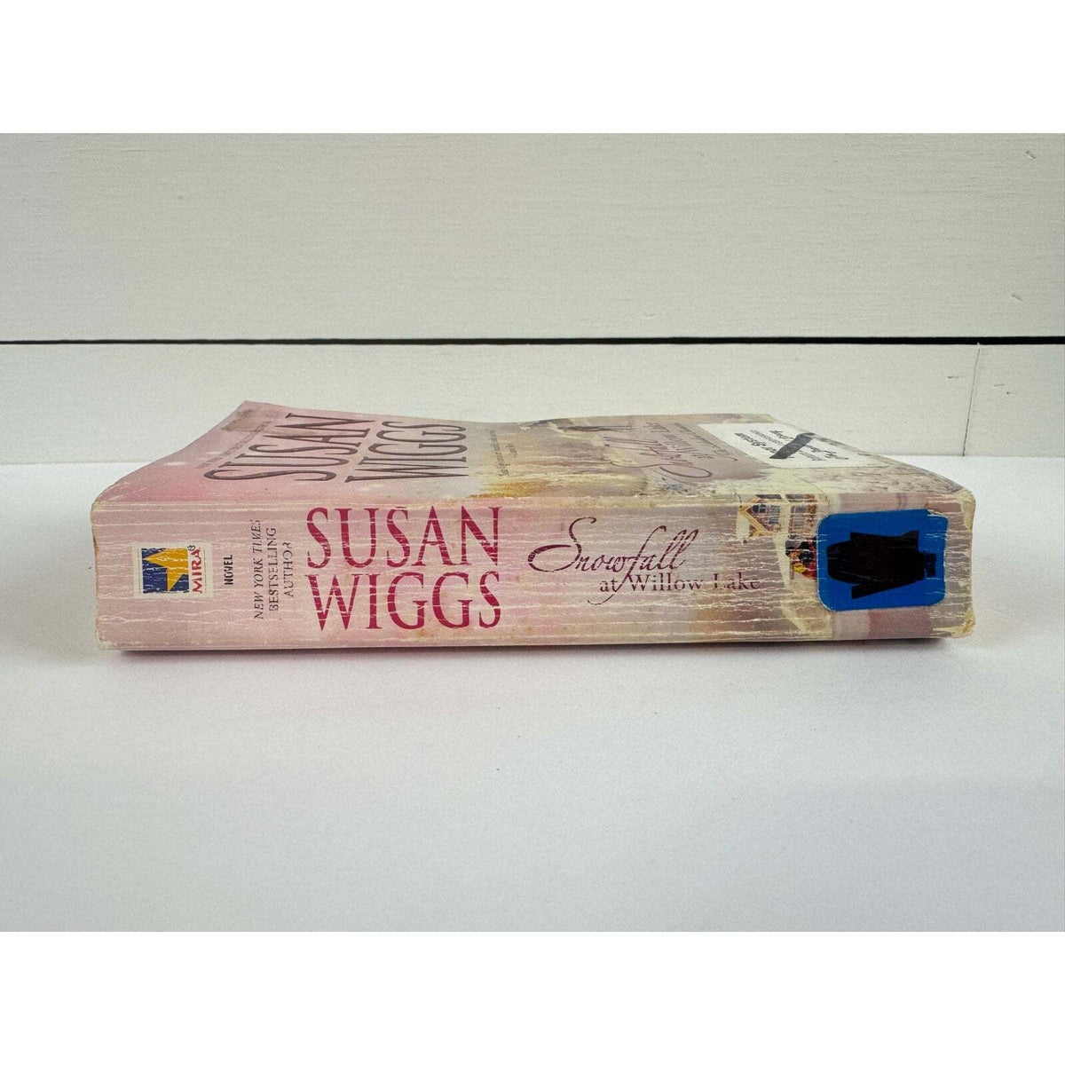 Snowfall at Willow Lake by Susan Wiggs (Paperback) - Image 3