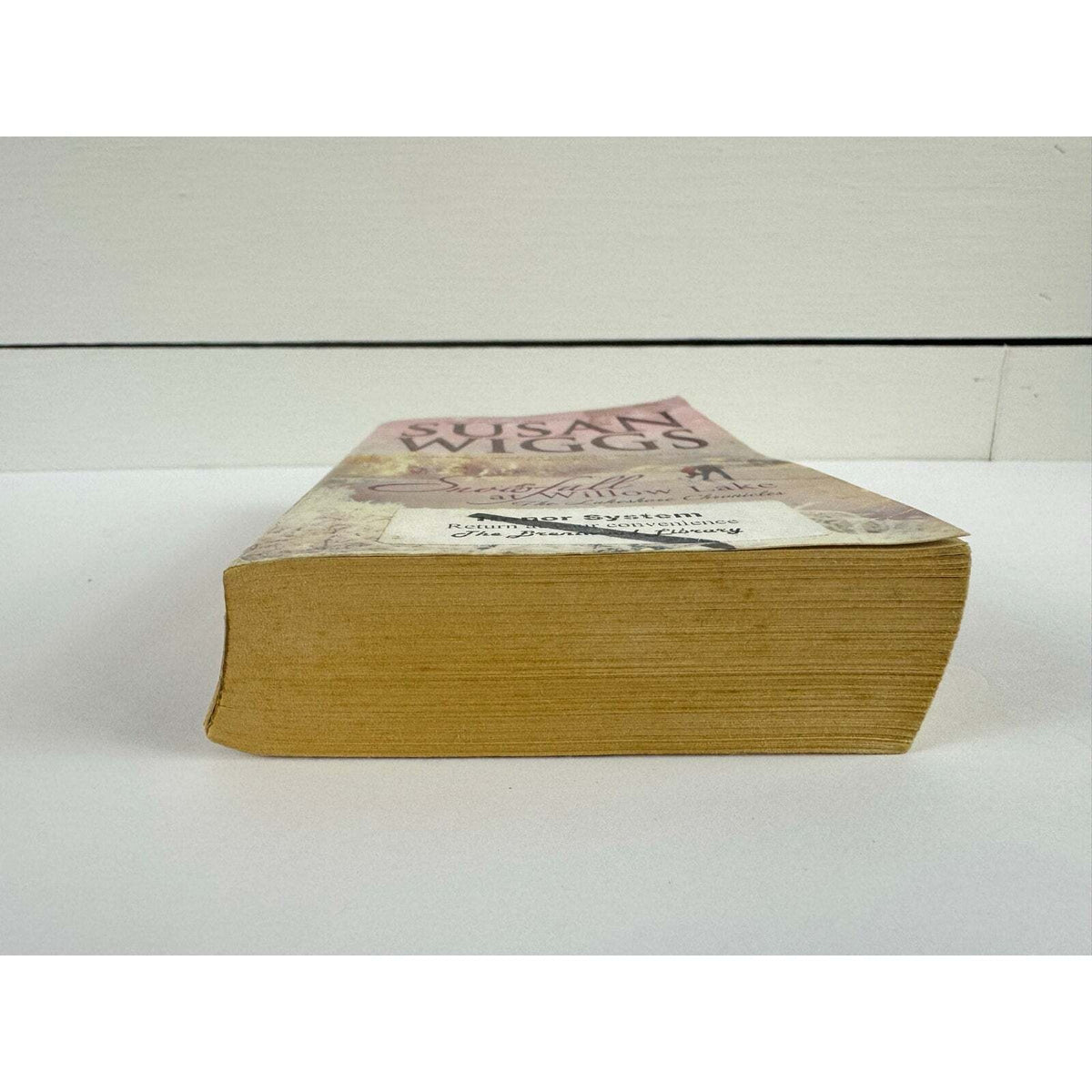 Snowfall at Willow Lake by Susan Wiggs (Paperback) - Image 4