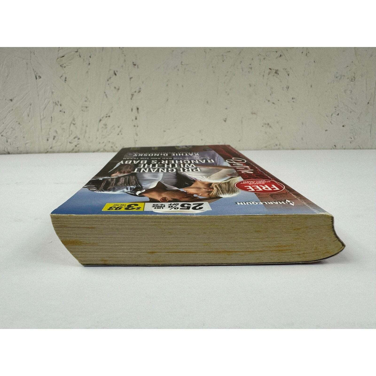 Pregnant with the Rancher's Baby / Reclaimed by the Rancher (Paperback) - Image 6