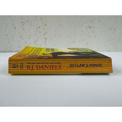 Outlaw's Honor by B.J. Daniels (Paperback) - Image 3