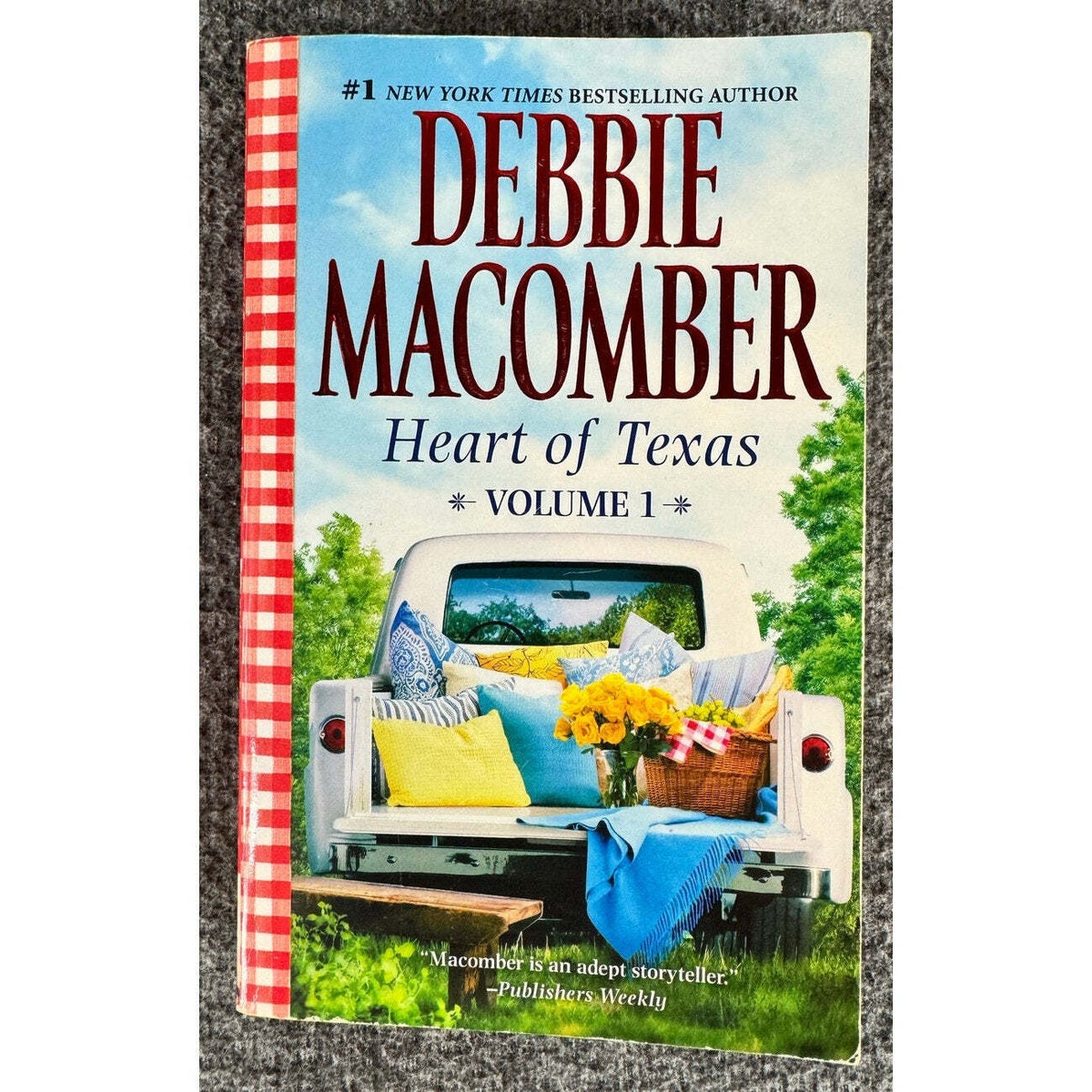 Heart of Texas by Debbie Macomber (Paperback) - Image 1