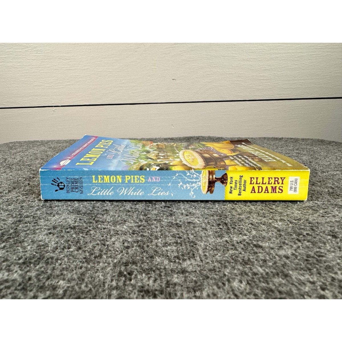 Lemon Pies and Little White Lies by Ellery Adams (Paperback) - Image 3