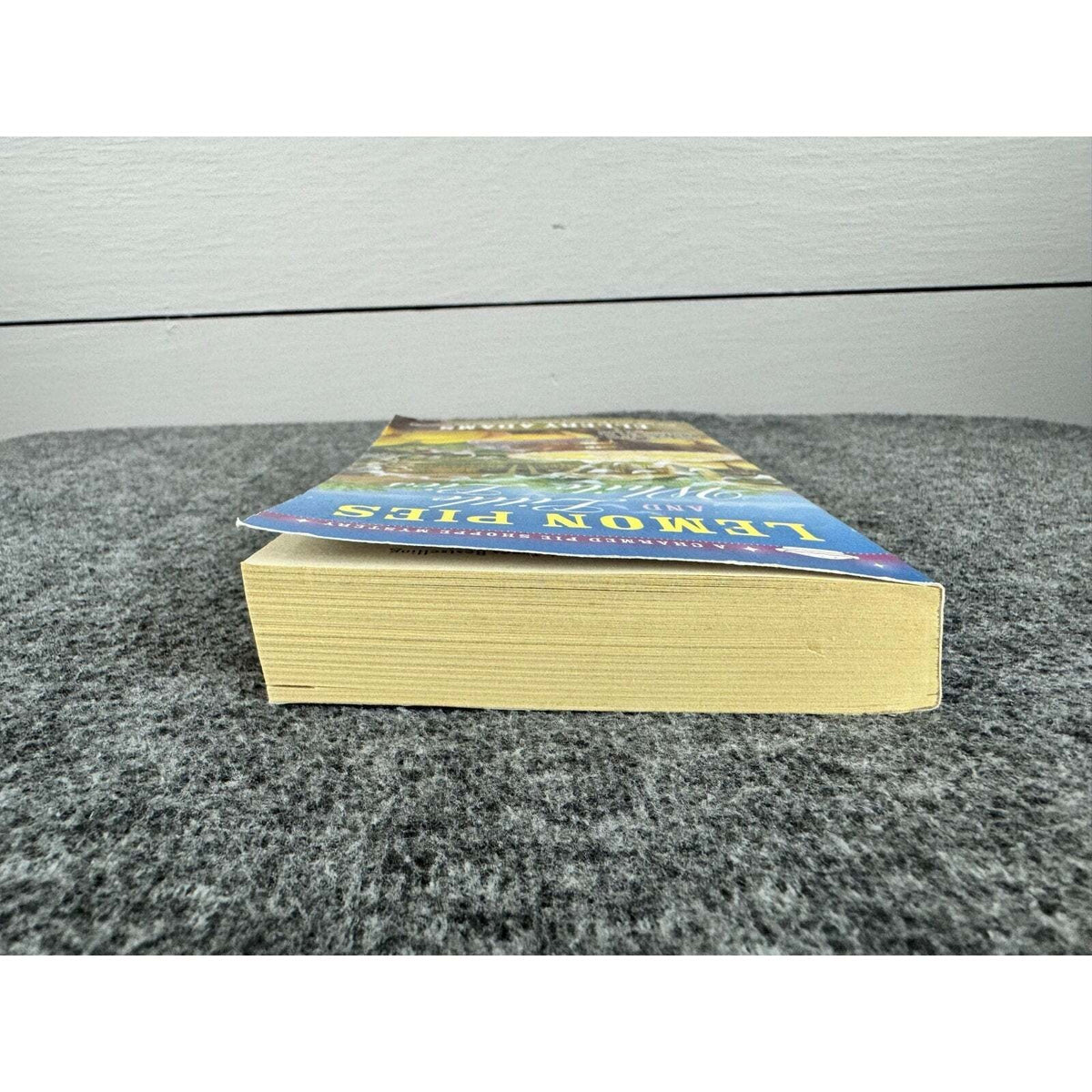 Lemon Pies and Little White Lies by Ellery Adams (Paperback) - Image 6