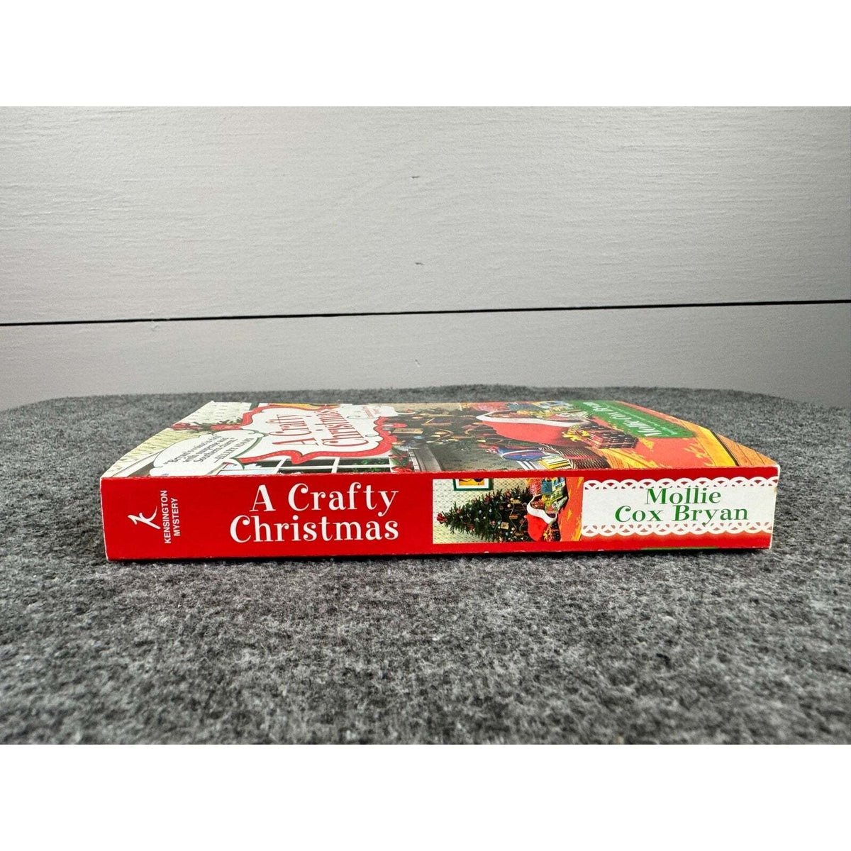 A Crafty Christmas by Mollie Cox Bryan (Paperback) - Image 3
