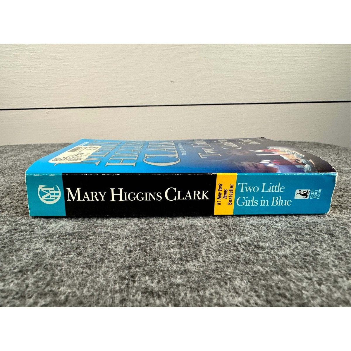 Two Little Girls in Blue by Mary Higgins Clark (Paperback) - Image 3