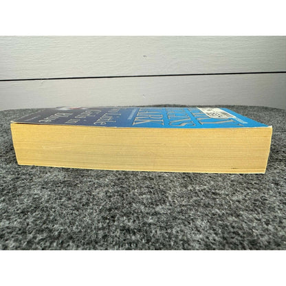 Two Little Girls in Blue by Mary Higgins Clark (Paperback) - Image 5