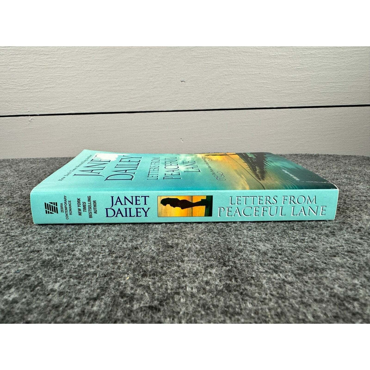 Letters From Peaceful Lane by Janet Dailey (Paperback) - Image 3
