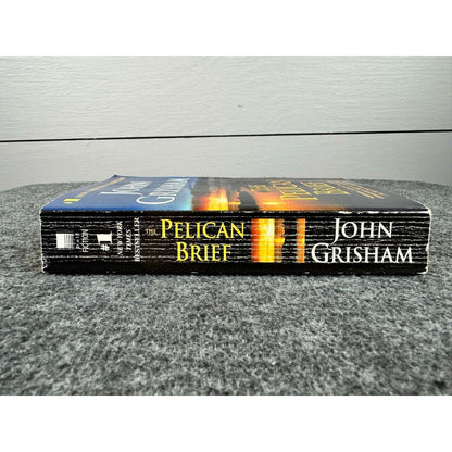 The Pelican Brief by John Grisham (Paperback) - Image 3