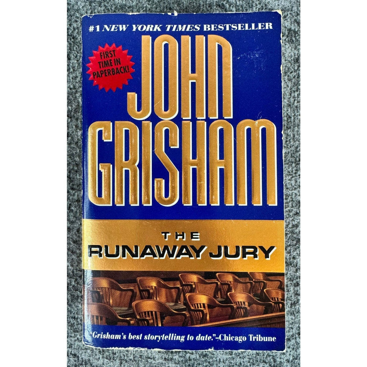 The Runaway Jury by John Grisham (Paperback) - Image 1