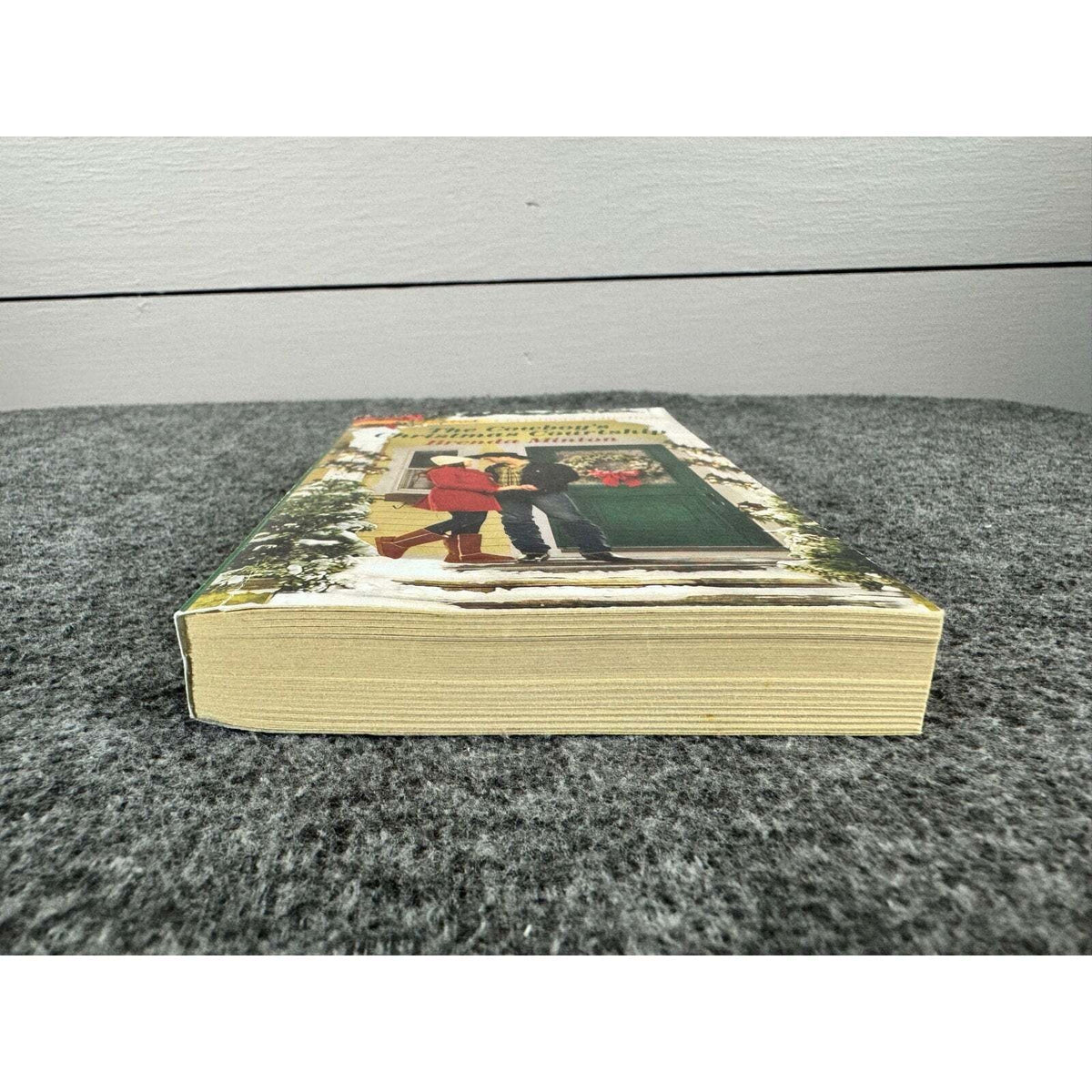 The Cowboy's Christmas Courtship by Brenda Minton (Paperback) - Image 4