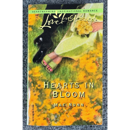 Hearts in Bloom by Mae Nunn (Paperback) - Image 1