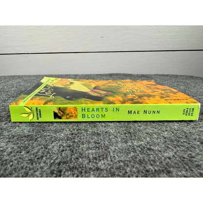 Hearts in Bloom by Mae Nunn (Paperback) - Image 3