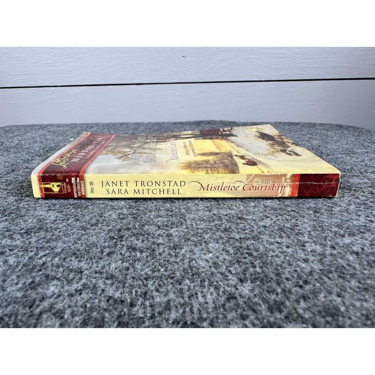 Mistletoe Courtship by Janet Tronstad (Paperback) - Image 3