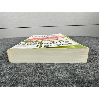 The Husband's Secret by Liane Moriarty (Paperback) - Image 4