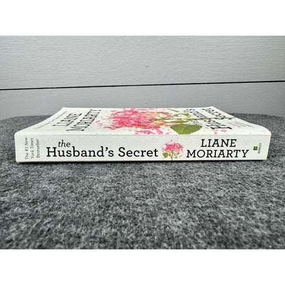 The Husband's Secret by Liane Moriarty (Paperback) - Image 3