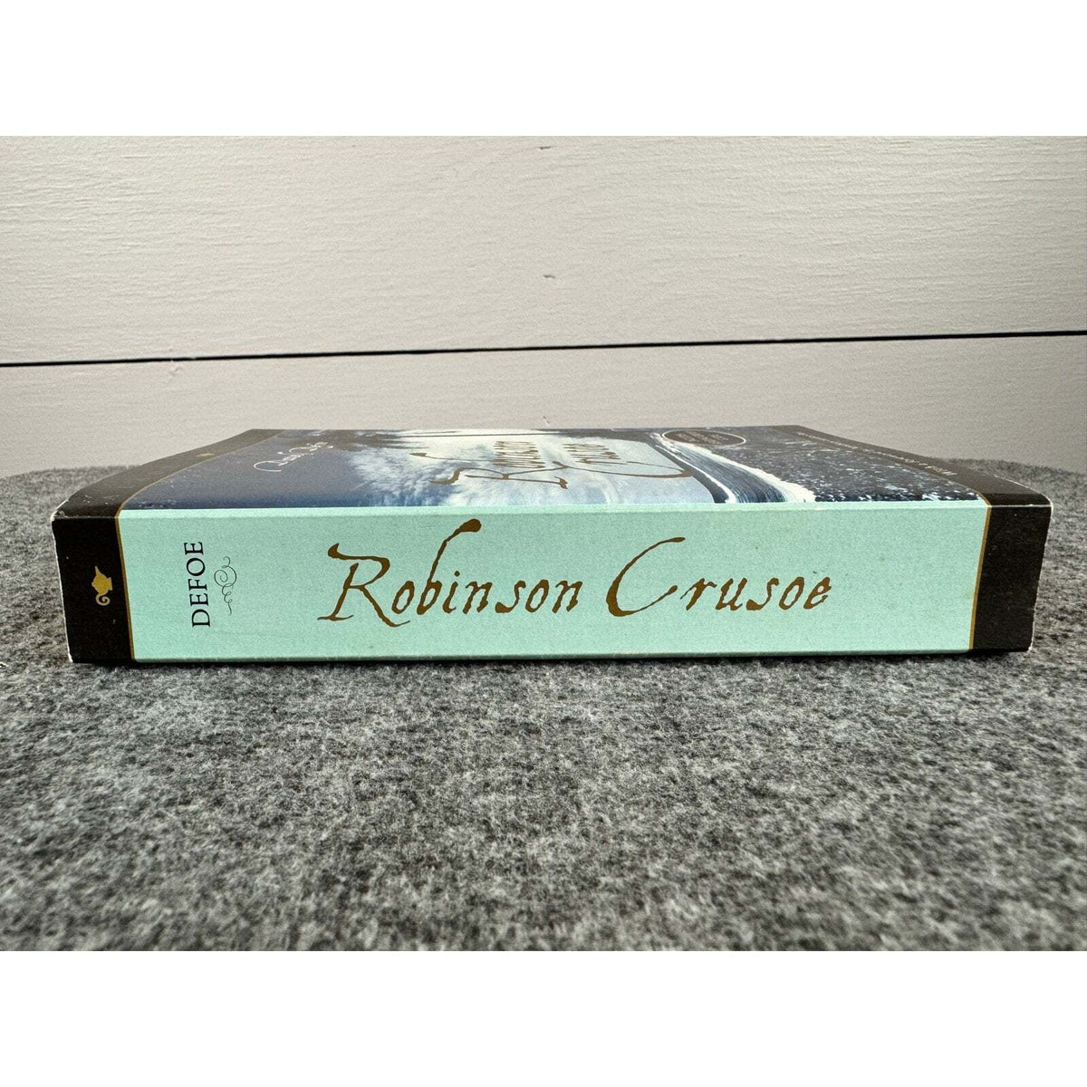 Robinson Crusoe by Daniel Defoe (Paperback) - Image 3