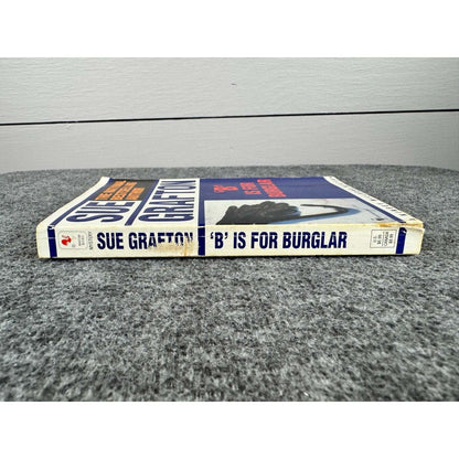 B is for Burglar by Sue Grafton (Paperback) - Image 3