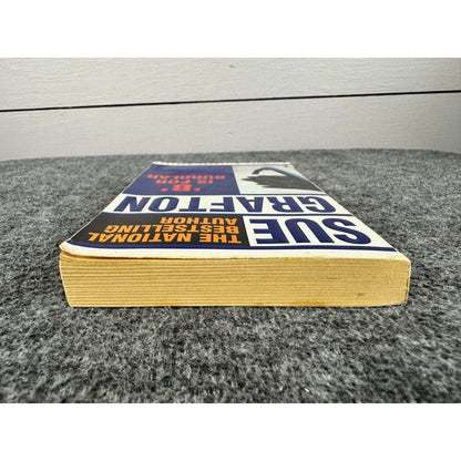 B is for Burglar by Sue Grafton (Paperback) - Image 6